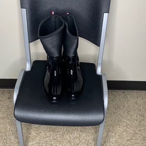 Black Rainboots
